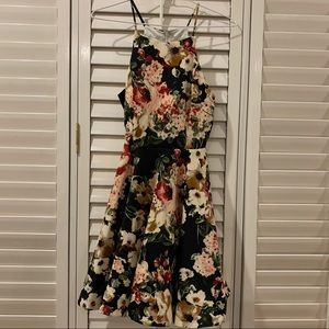 Honey Chelsea Floral Dress NWOT